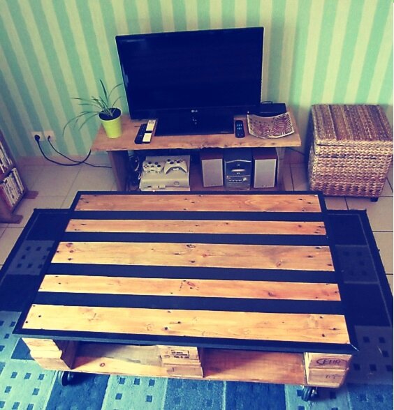 Meuble Tele Avec Palette : Relooking Pour Le Salon, Depuis Le Temps Ca Fait Du Bien! Meuble Tele Avec Palette : Relooking Pour Le Salon, Depuis Le Temps Ca Fait Du Bien!