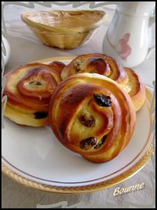 Petits pains aux raisins (4)