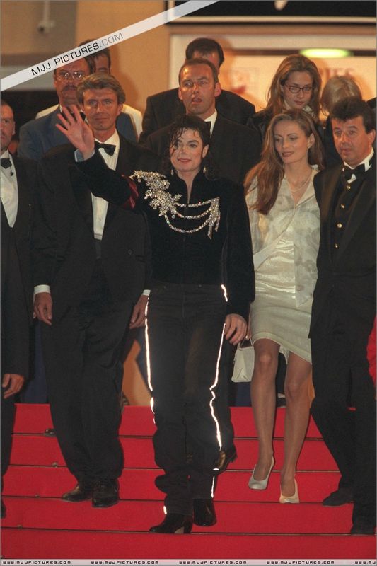 Un jour dans la vie de Michael Jackson - Page 2 86365481