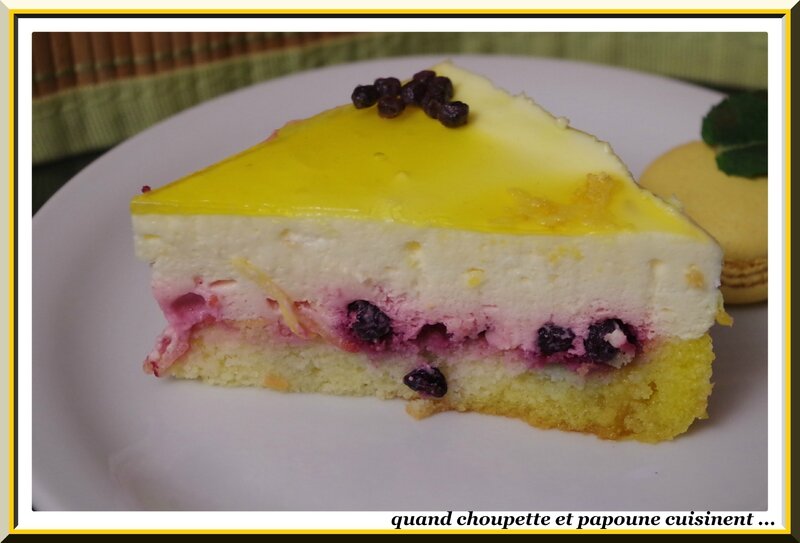 Gâteau à la mousse de citron et aux myrtilles-5186