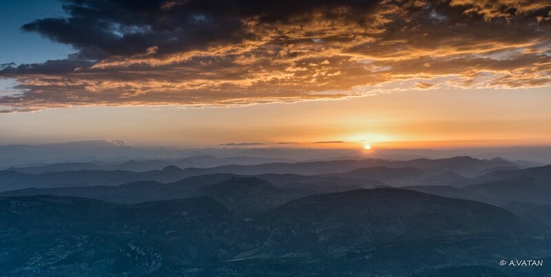 Lever du soleil sur le mont ventoux-8400