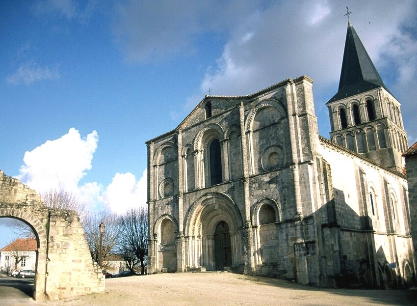 site de rencontre saint amant de boixe