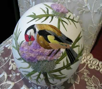oeuf brodé Jacquie Lamarre