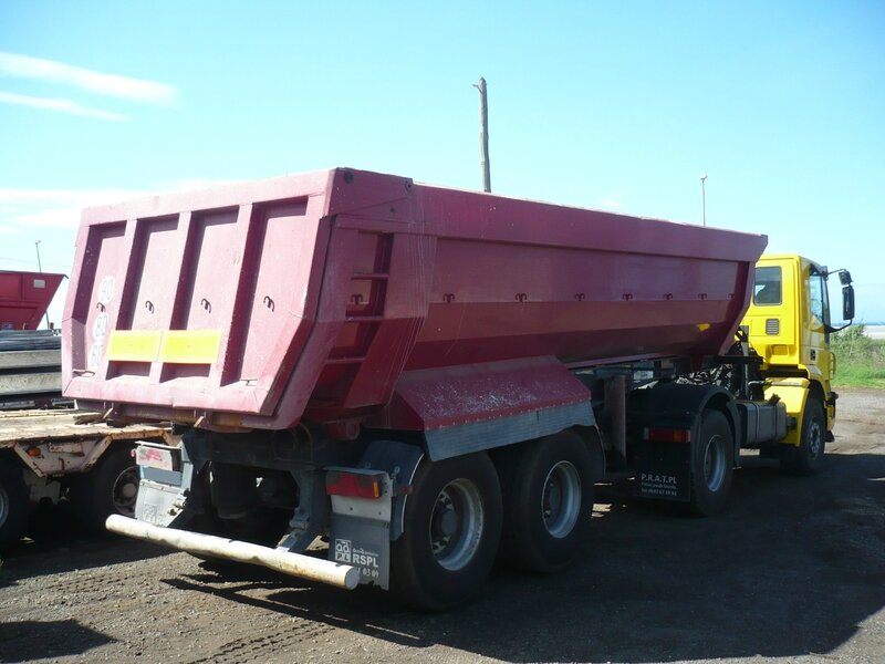 IVECO Trakker benne basculante Saint Pierre 2