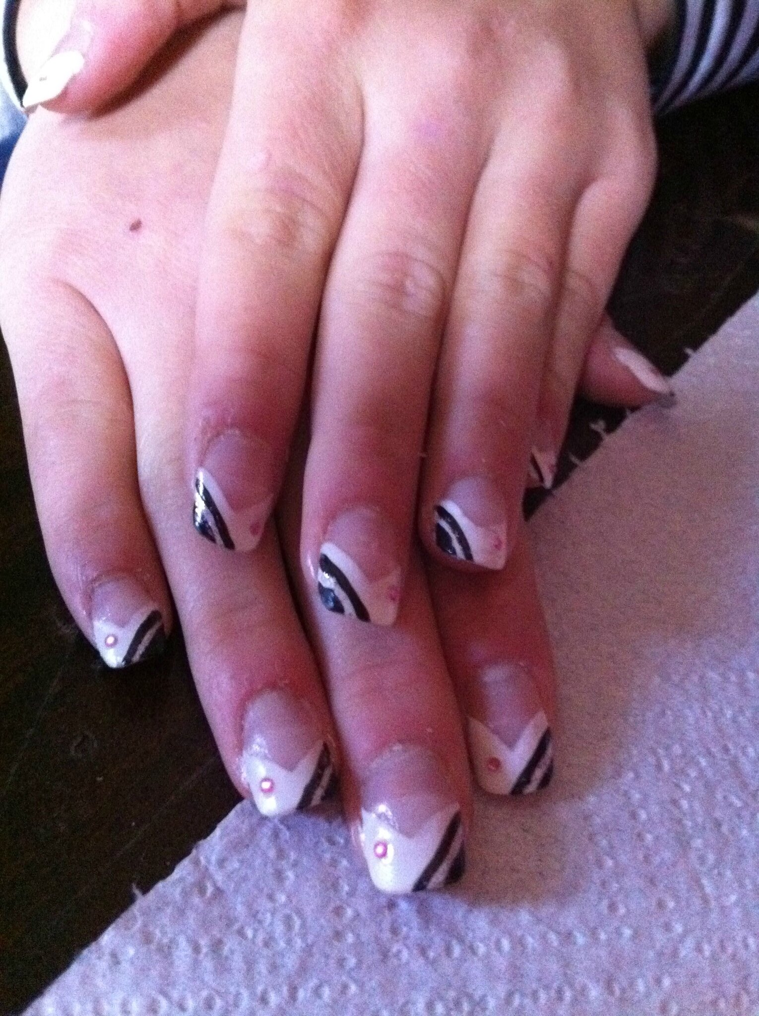 MES POSE ET NAIL ART LES ONGLES DE LILOU LILA