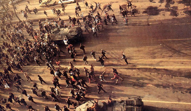 18Romanian_Revolution_1989_Demonstrators