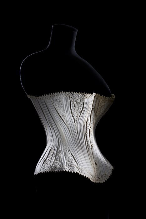 Corset__vers_1860_1870