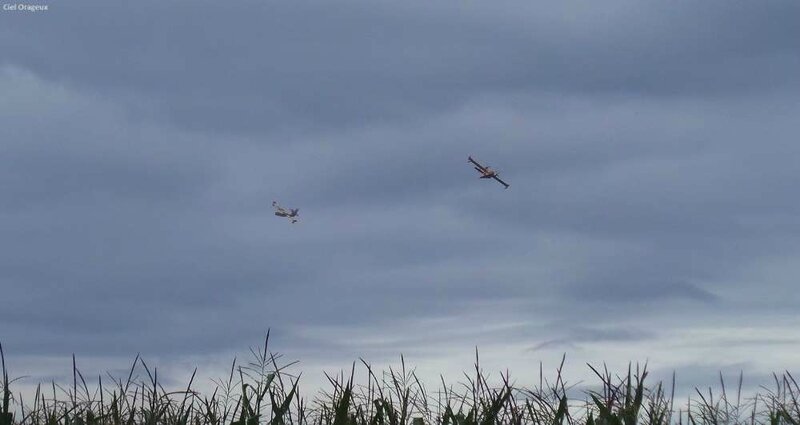 le-ballet-des-canadair-dimanche-soir
