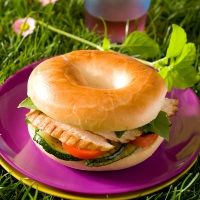 bagels-garnis-poulet-courgettes_957589-2-fre-FR_bagels-garnis-poulet-courgettes