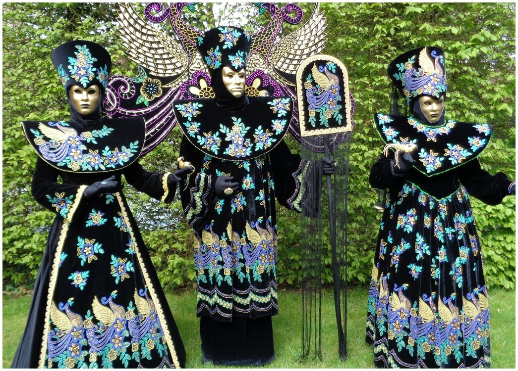 Costumés de venise aux jardins d\u0027Annevoie.