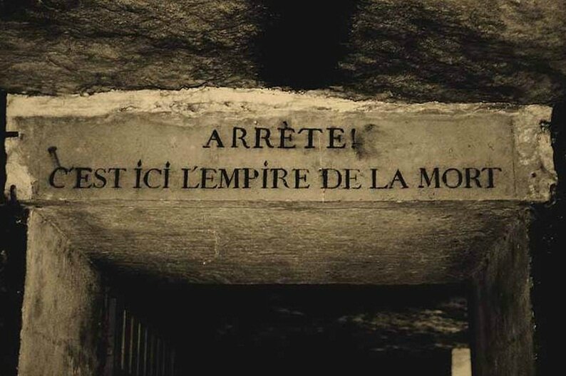 Paris Katakombu giriş