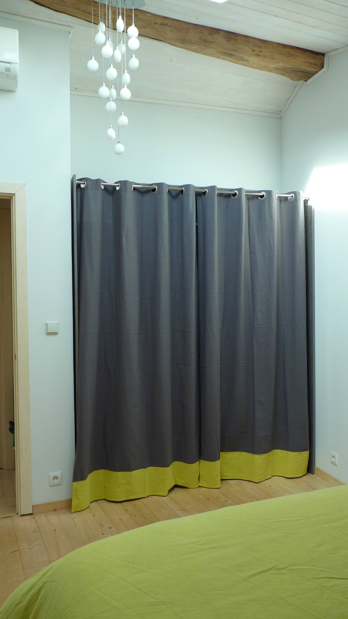 Aménagement de placard dans la chambre la maison des leymuriens