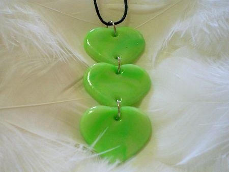 706741-collier-trio-de-coeurs-verts-1af27_big