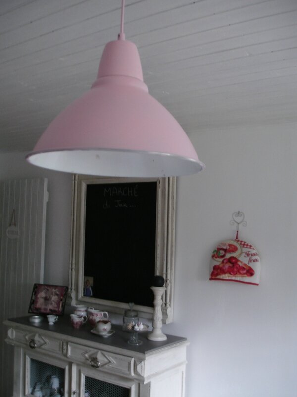 Lustre cusine rose