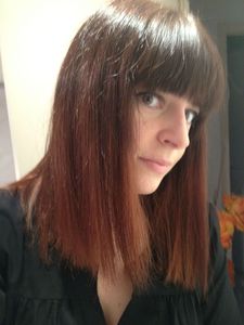Et voici les photos du lendemain, prises à la lumière naturelle. Coiffée, je peux filer au bureau arborer mon tout nouveau \u0026quot;ombré hair\u0026quot; !
