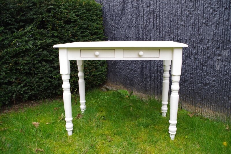 bureau (8 euro)