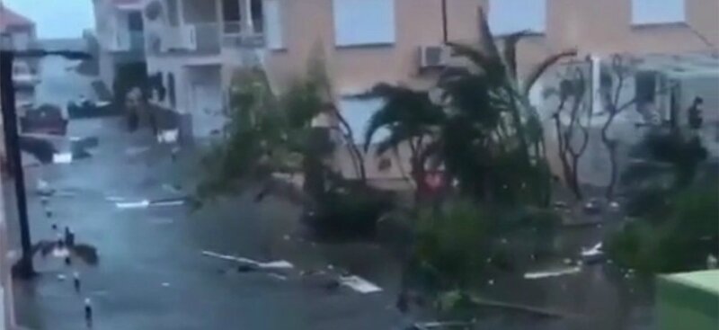 661-magic-article-actu-140-962-5c79d9ce81df0950b1e38c1a85-ouragan-irma-des-degats-deja-importants-a-saint-barthelemy-et-saint-martin-1409625c79d9ce81df0950b1e38