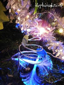 faire un sapin en métal, diy christmas, diy christmas tree