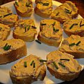 Mousse de thon au chevre, noisettes et tuc