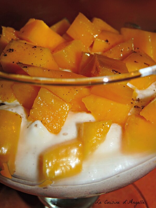 mousses au citron, coulis de mangue - fresh.