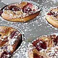 Petits gâteaux aériens au fromage blanc et framboises