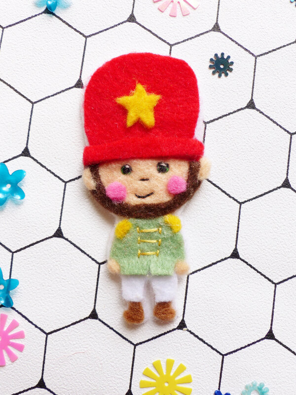 broche-feutrine-soldat-anglais-06