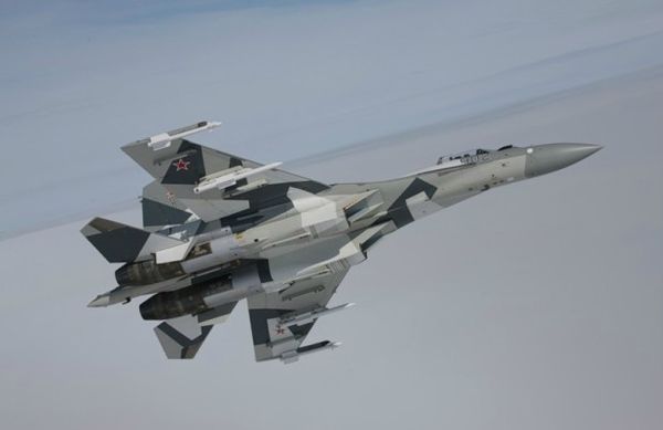 Su-35-en-vol