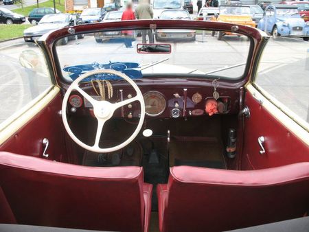 Peugeot202cabint