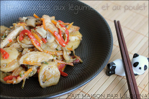 Tteok sautés aux légumes et au poulet (Corée)...