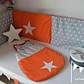 linge lit tour lit 60 120 cms gigoteuse turbulette 0-6 mois orange gris blanc étoiles