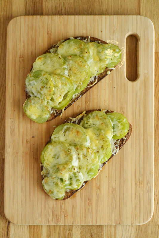 Tartine toastée fromage & tomate verte_2