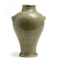 Vase balustre en porcelaine. chine dynastie ming (1368-1644).