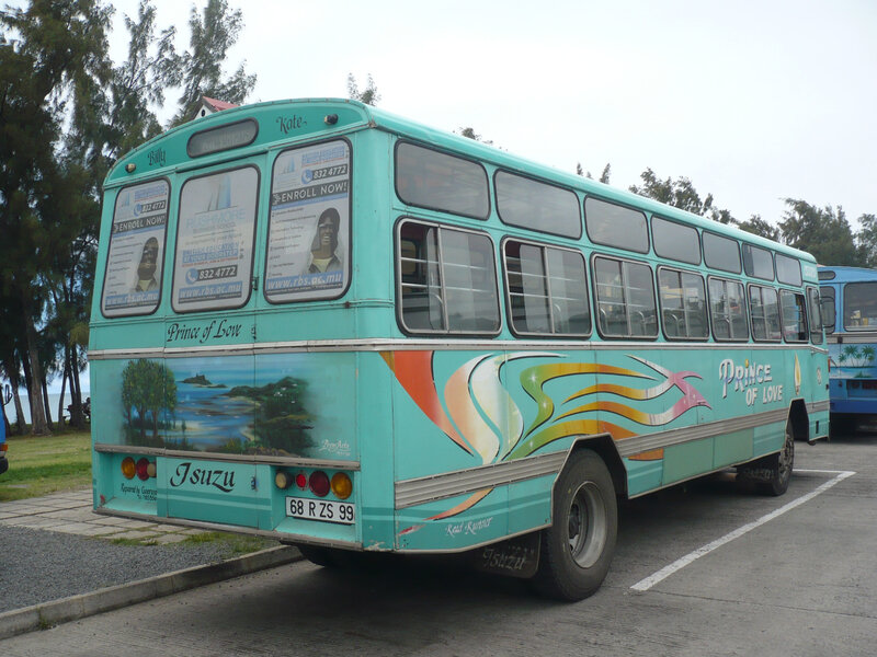 ISUZU autobus Prince of Love Port Mathurin (2)