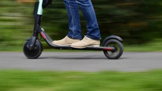 La trottinette électrique a pris feu dans la soirée (photo d’illustration). AFP photo la trottinette électrique a pris feu dans la soirée (photo d’illustration). © afp