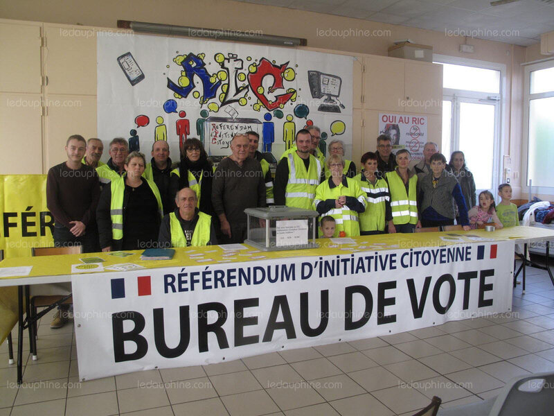 ce-samedi-les-gilets-jaunes-saint-clairois-ont-explique-l-operation-lors-d-une-conference-de-presse-autour-d-yvan-ba