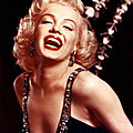 09/1952 - portraits studio de la fox par powolny - robe noire col bijoux