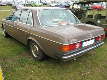 Mercedes200W123ar1