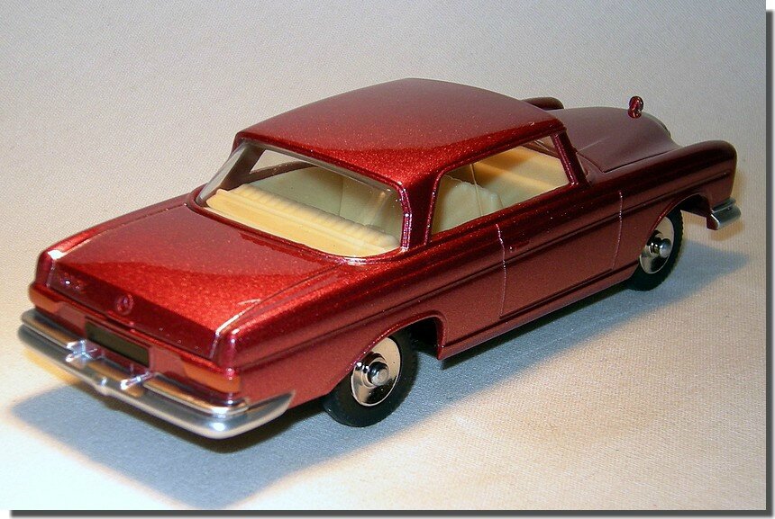 Dinky Atlas Mercedes Benz 300 SE 3