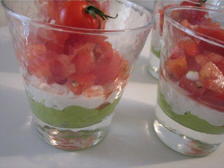 verrines_avocat_ch_vre_tomates