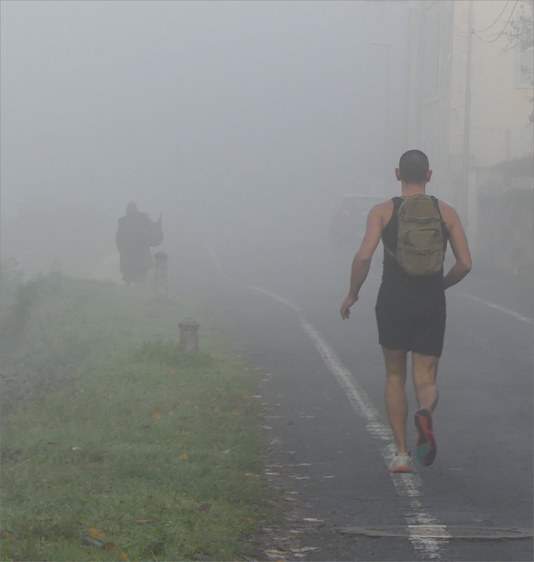 Niort brouillard 191122 24 ym jogger bras nus
