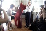 Greg_robe_rouge_320