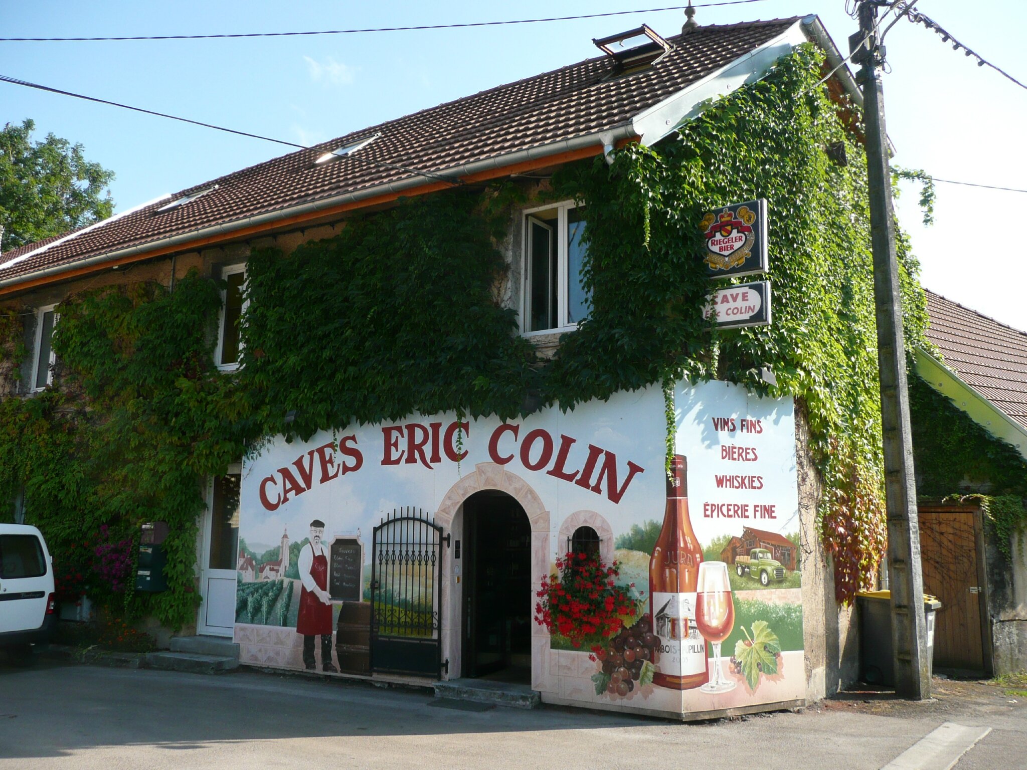 CAVES ERIC COLIN Baume les Dames Doubs fresque Trompe l'oeil peinture