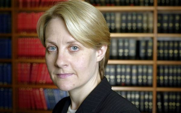 barbara-hewson_2557992b