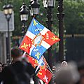 1 652