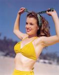 1945_beach_sitting_bikini_yellow_010_1