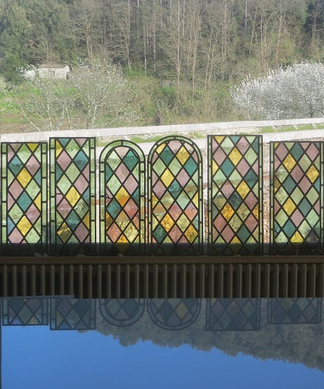 Restauration de vitraux losangés