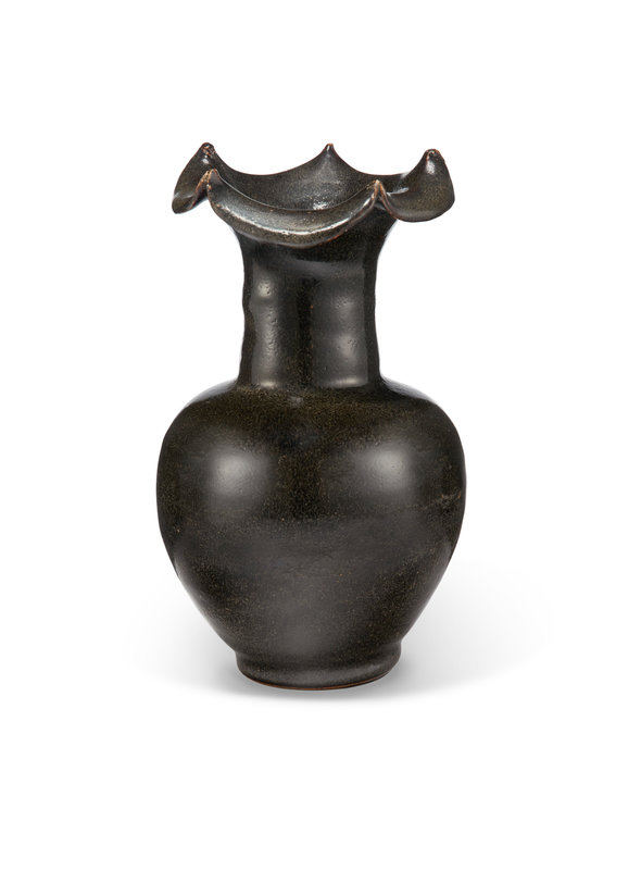 2023_NYR_21451_1008_000(a_rare_brown-glazed_foliate-rimmed_vase_northern_song-jin_dynasty_11th044517)