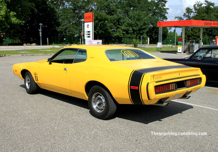 Dodge_charger_super_bee_coupe_de_1971__Alsace_Auto_Retro_Bartenheim_2011__02