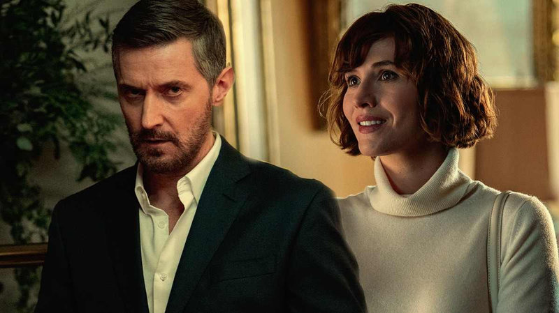 Obsession-Ending-Explained-Richard-Armitage-as-William-and-Charlie-Murphy-as-Anna-Barton