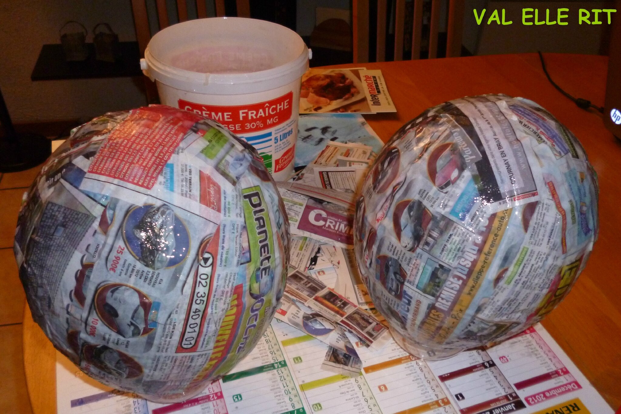 OEUF DE PÂQUES EN PAPIER MÂCHE - VAL ELLE RIT